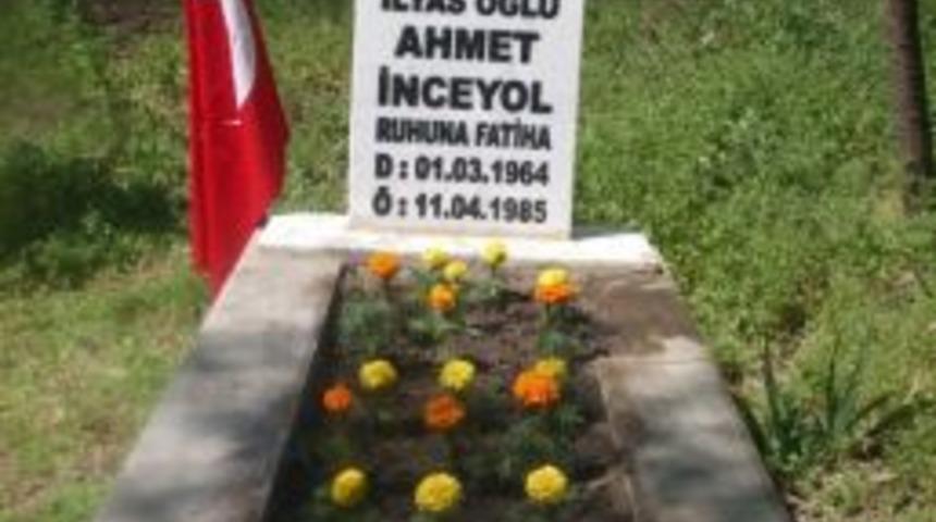 G&ouml;rdes&rsquo;te Şehit Mezarlarına &Ccedil;evre D&uuml;zenlemesi Yapıldı