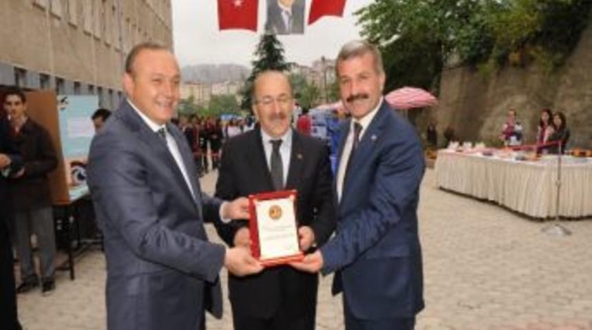 Bilim, K&uuml;lt&uuml;r Ve Sanat Fuarı A&ccedil;ıldı