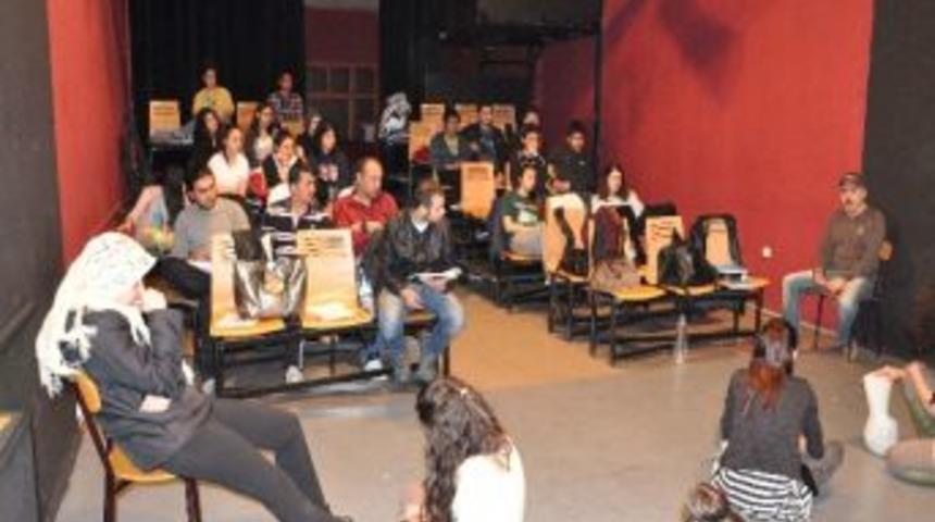 Tiyatro Okulunda İşler Yolunda