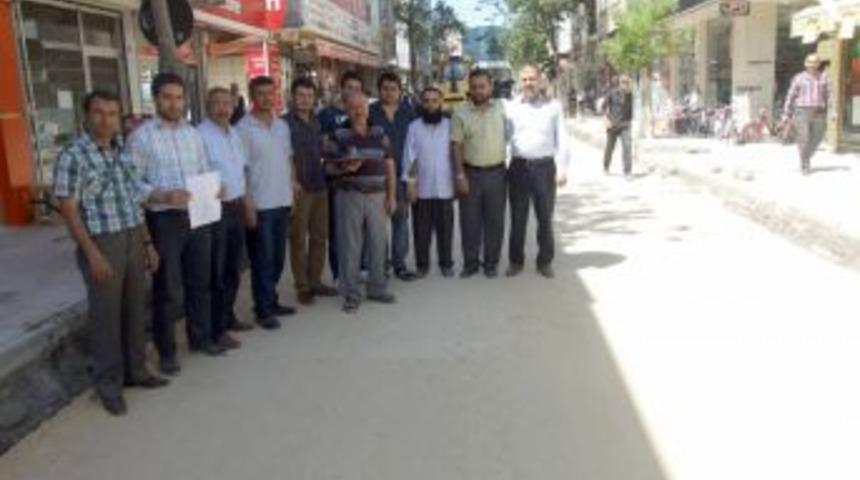 Vatan Caddesi Esnafı, Caddenin Tek Y&ouml;n Olmasını Istiyor