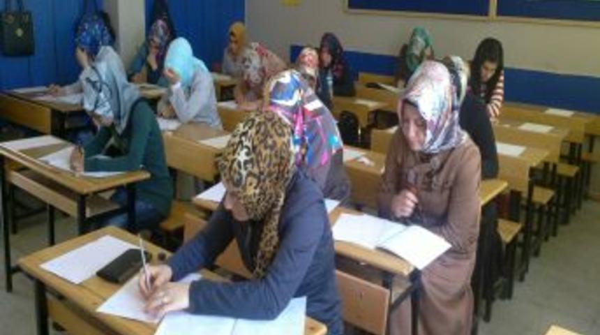 Bing&ouml;l'de 'Efendimiz' Konulu Yarışma Yoğun Ilgi G&ouml;rd&uuml;