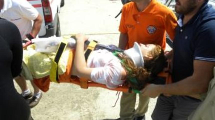 Tekneden D&uuml;şen Gen&ccedil; Kızı Sahil G&uuml;venlik Kurtardı