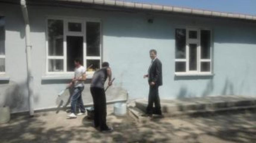 &Uuml;niversite &Ouml;ğrencilerinden &ldquo;eğtime Renk Verelim&rdquo; Projesi