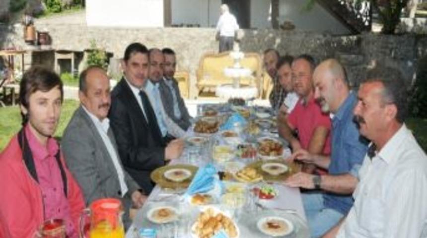 Başkan Aydınlı, Berberler Odası Y&ouml;neticileriyle Buluştu