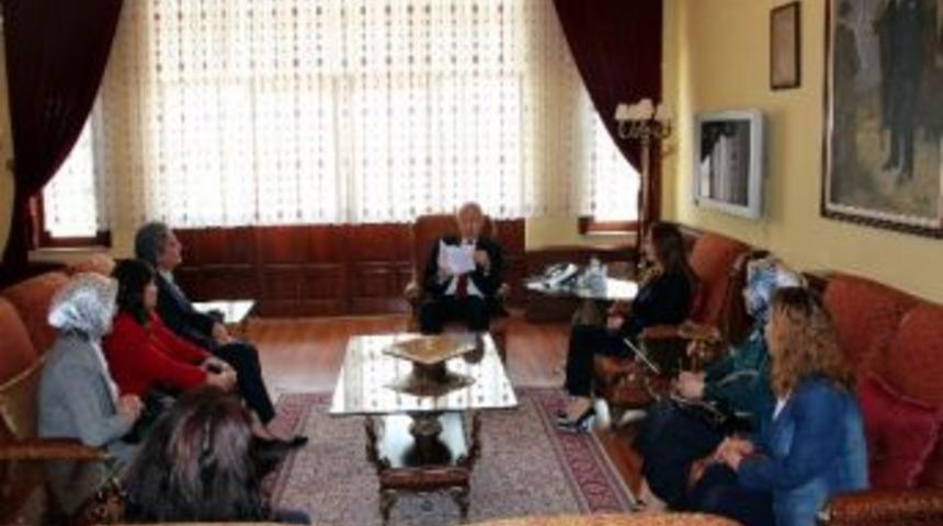 Hemşirelerden, Vali Kemelek&rsquo;e Ziyaret