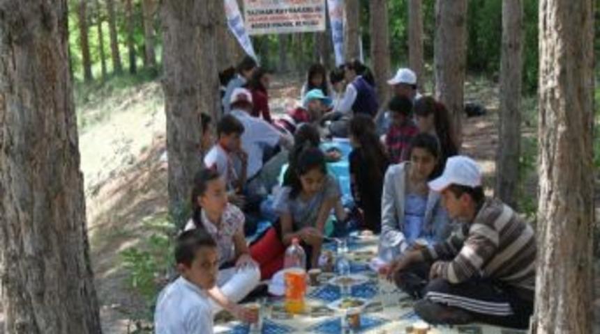 &Ouml;ğrenciler Piknikte Stres Attı