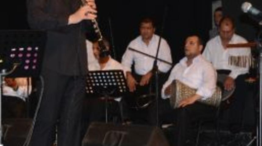 H&uuml;sn&uuml; Şenlendirici İle M&uuml;zik Ş&ouml;leni