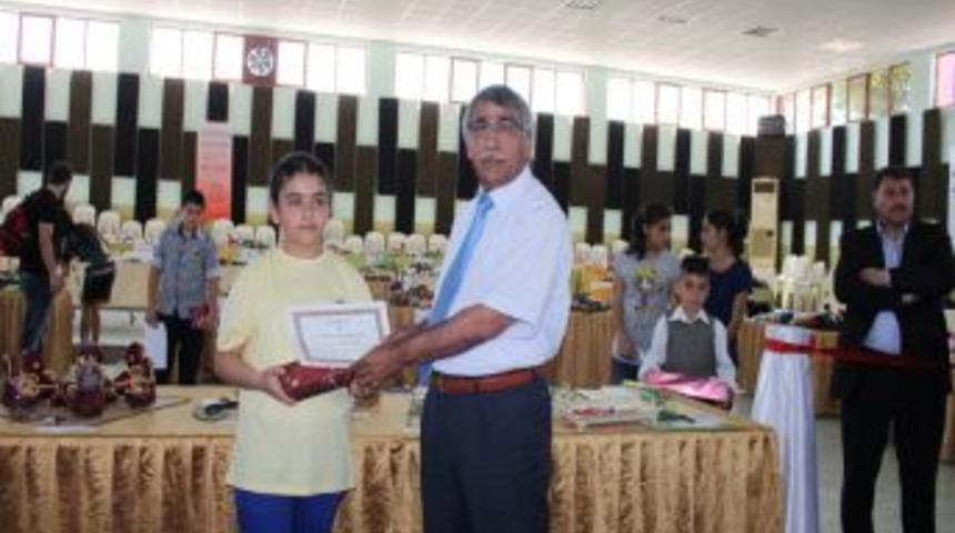 &Ouml;ğrencilerin Atıklardan Yaptığı Oyuncaklar Yarıştı