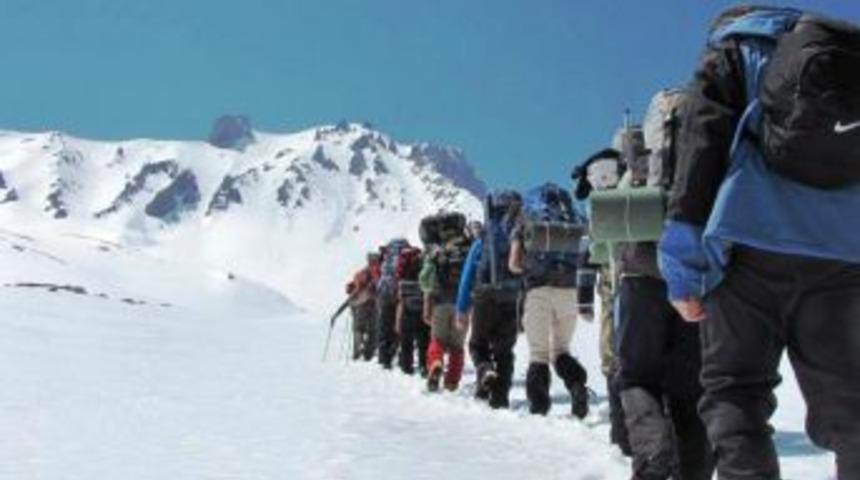 Melikşah Dağcılık Kul&uuml;b&uuml;'nden Erciyes'e Zirve Tırmanışı