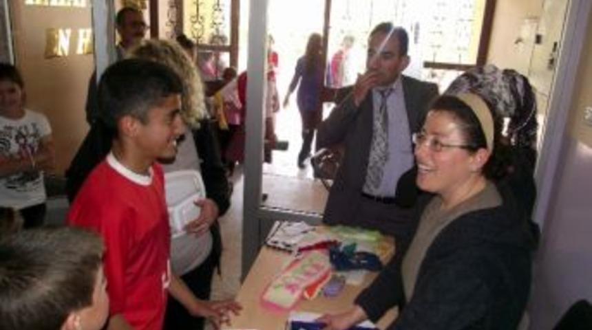 Gemerek Cumhuriyet İlkokulu&rsquo;nda Kermes D&uuml;zenndi