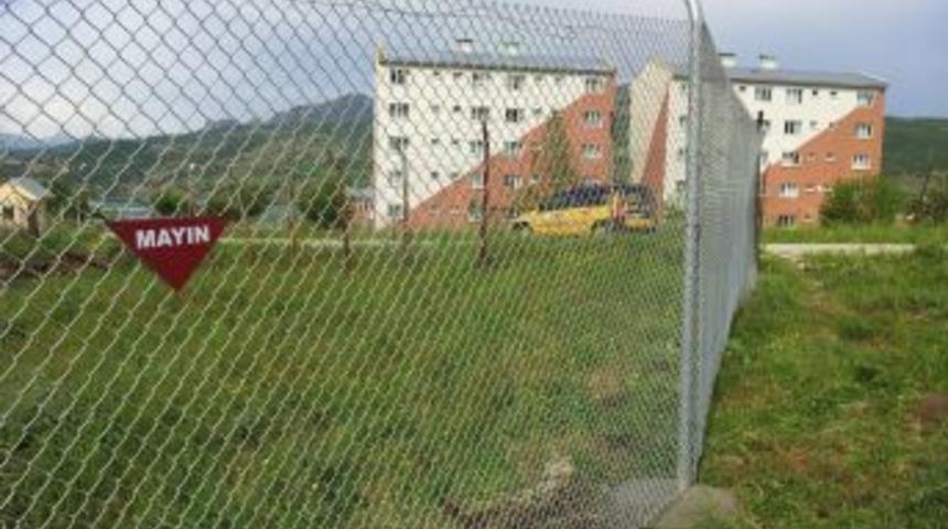 Tunceli'de Mayınlı Alana G&uuml;venlik &Ccedil;alışması Kapsamında Tel &Ouml;rg&uuml; &Ccedil;ekildi