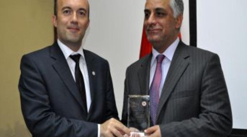 Dr. Akoğlan: T&uuml;rkiye'de 60 Binden Fazla Hasta Organ Yetmezliği &Ccedil;ekiyor