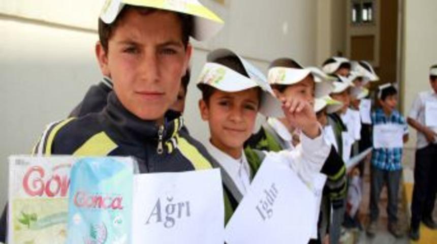 Gonca Çocuk Dergisi Van'da 20 Bin Fidan Dağıttı