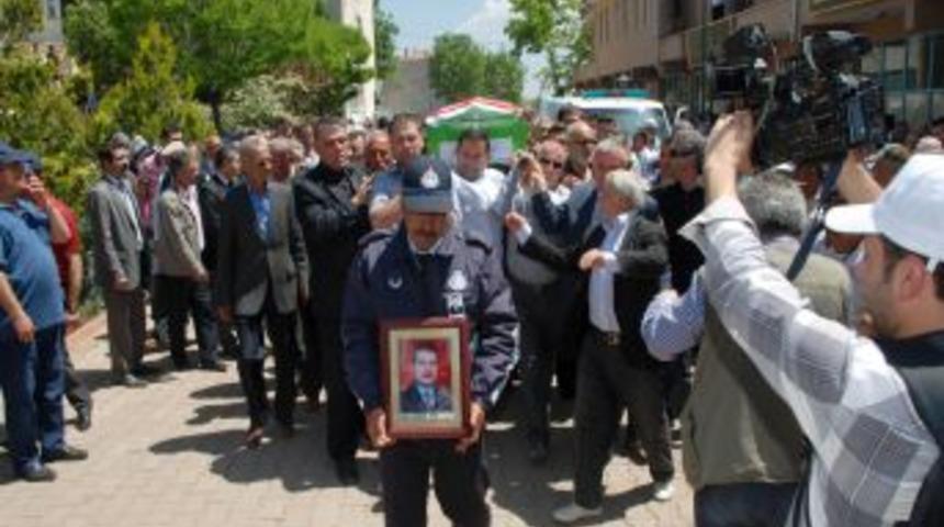 Kalp Krizi Sonucu Vefat Eden Belediye Başkanı Toprağa Verildi