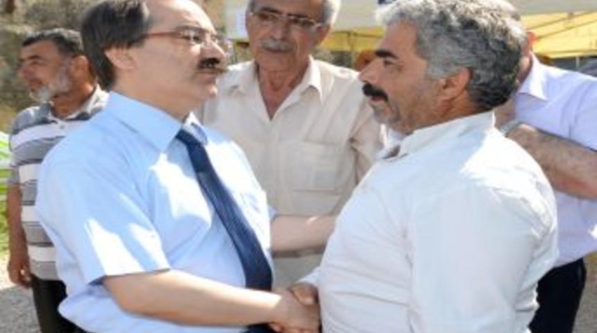 Vali Coş&rsquo;tan Şehit Ailesine Taziye Ziyareti