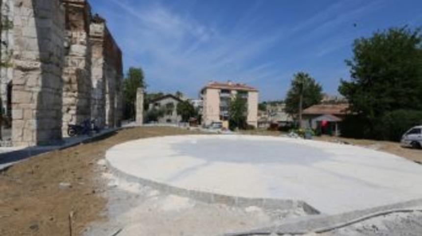 Sel&ccedil;uk İstasyon Meydanı Değişiyor