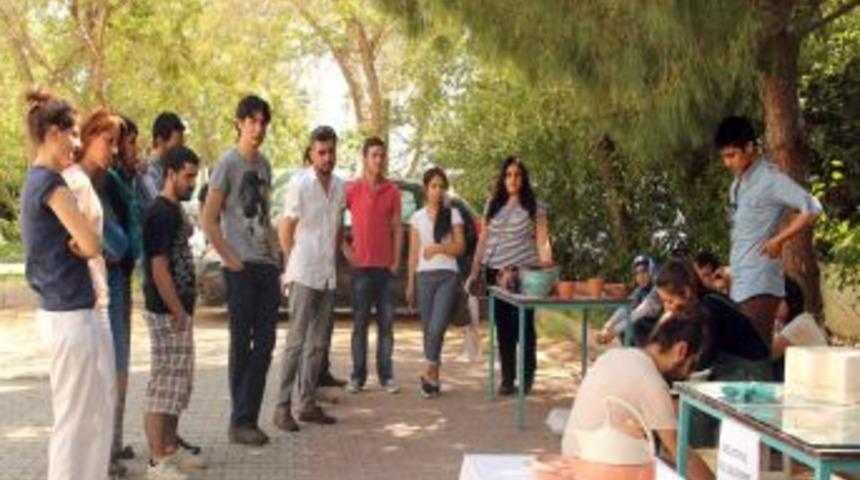 &Ccedil;&Uuml;'de Seramik Şekillendirme Teknikleri G&ouml;sterisi