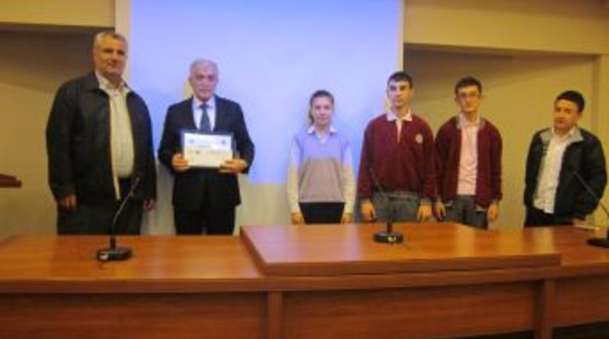 Dereceye Giren Okullar &Ouml;d&uuml;llendirildi