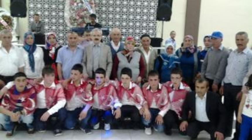 İlkadımlı Gen&ccedil;ler, Askere G&ouml;rkemli Bir T&ouml;renle Uğurlandı