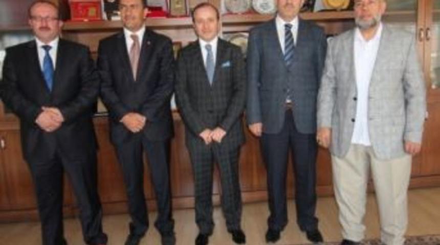 Din G&ouml;revlileri Derneği Başkanı Arslan, Başkan K&uuml;&ccedil;&uuml;kler`i Ziyaret Etti