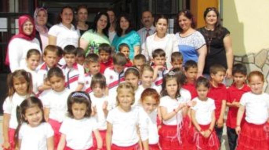 50. Yıl Ortaokulu Velilerinden Konaklılı &Ouml;ğrencilere Giyim Yardımı