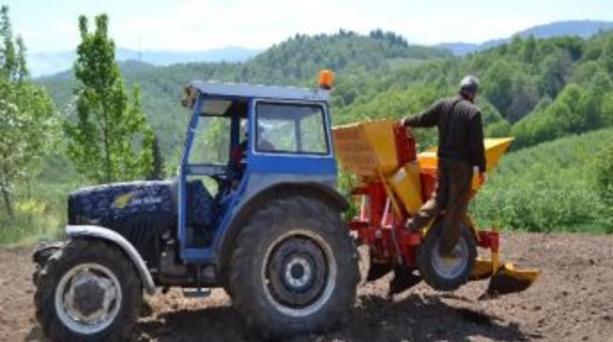 Ordu&rsquo;da İlk Kez Ekim Makinesi İle Patates Ekimi Yapıldı