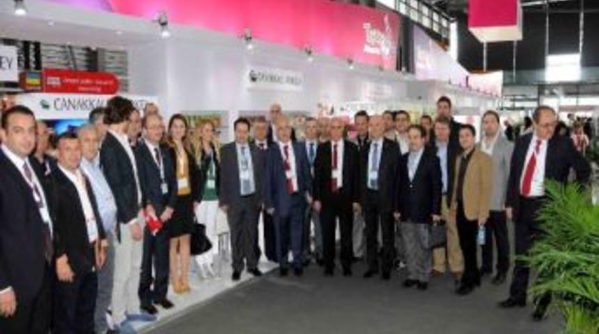 &Ccedil;anakkale Heyeti &Ccedil;in Fuarına Damga Vurdu