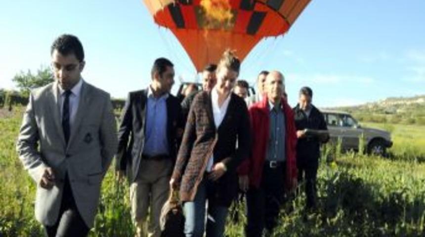 Maliye Bakanı Şimşek Ve Eşi Kapadokya&rsquo;da Balon Keyfi Yaptı