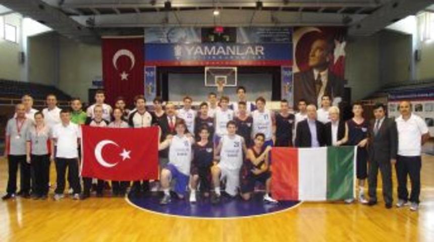İtalyan Basketbolcular Yamanlar'da Kampa Girdi