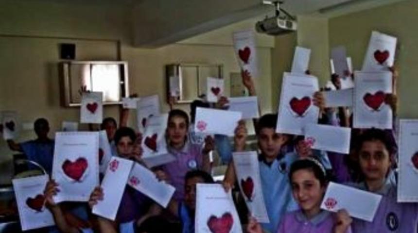 Ptt&rsquo;den Anneler G&uuml;n&uuml;ne &Ouml;zel Mektup Kağıdı Ve Zarf