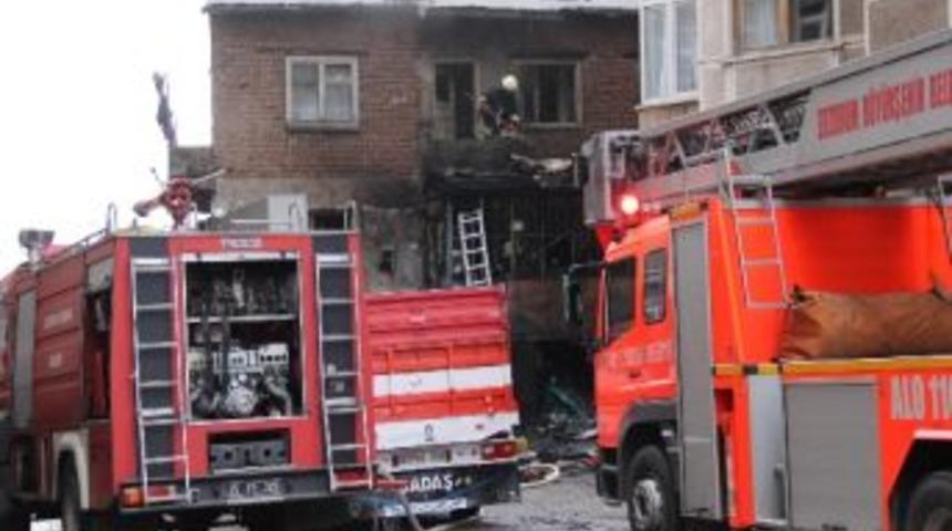 Erzurum&rsquo;da Ev Yangını Konkuya Neden Oldu