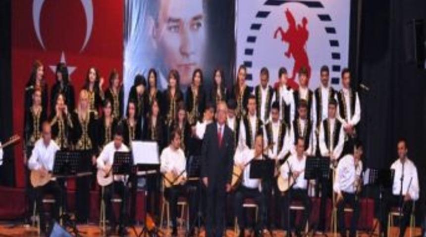 Om&uuml;&rsquo;de T&uuml;rk Halk M&uuml;ziği Gecesi