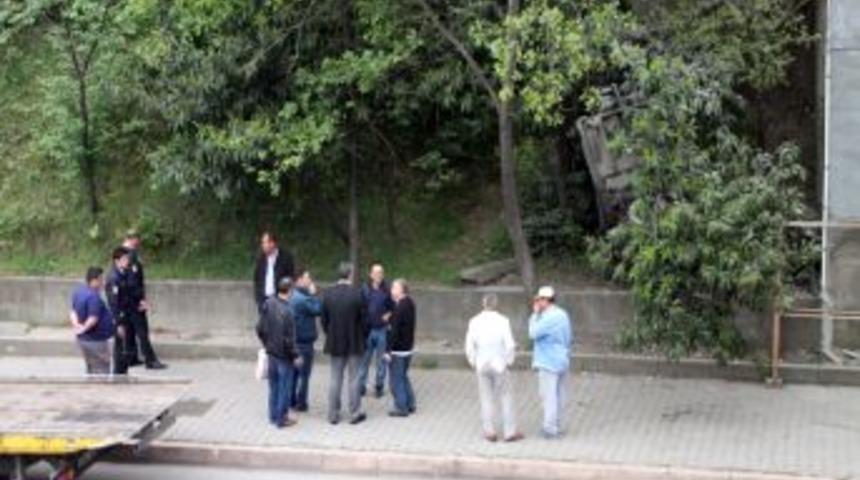 Otomobil 20 Metreden U&ccedil;tu