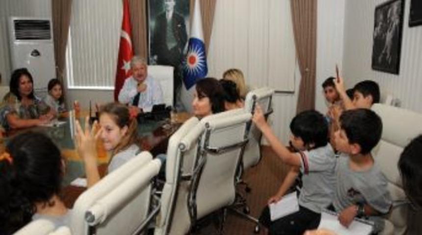 Başkan Akaydın Miniklere Yerel Y&ouml;netimi Anlattı