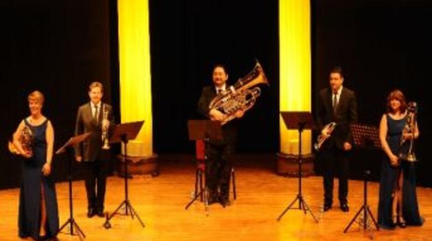 D&uuml;nya M&uuml;ziği Karşıyaka Opera&rsquo;da Buluştu