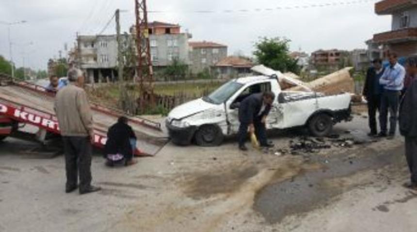 &Ccedil;arşamba&rsquo;da Trafik Kazası: 2 Yaralı