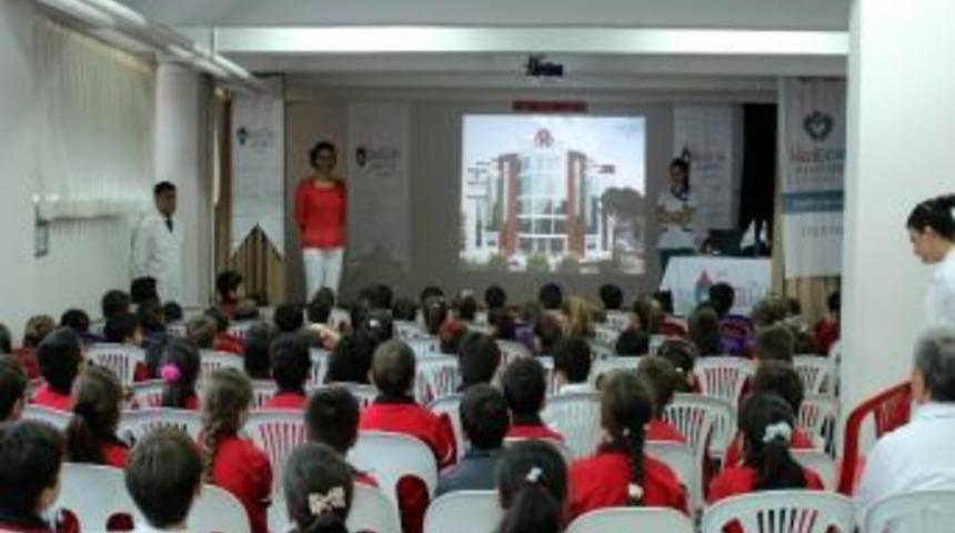 &Ouml;ğrencilere Trafik Ve İlkyardım Semineri Verildi