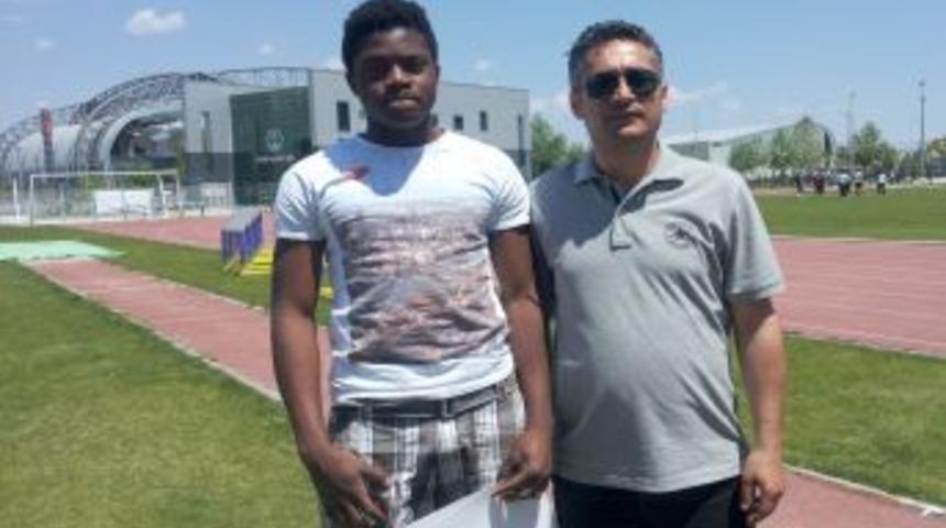 &Ouml;zel Yıldırımhan'ın Ugandalı &Ouml;ğrencisi Atletizmde Ikinci Oldu