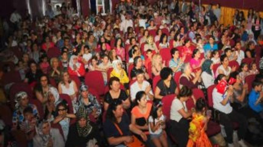 Sahnede Devleştiler