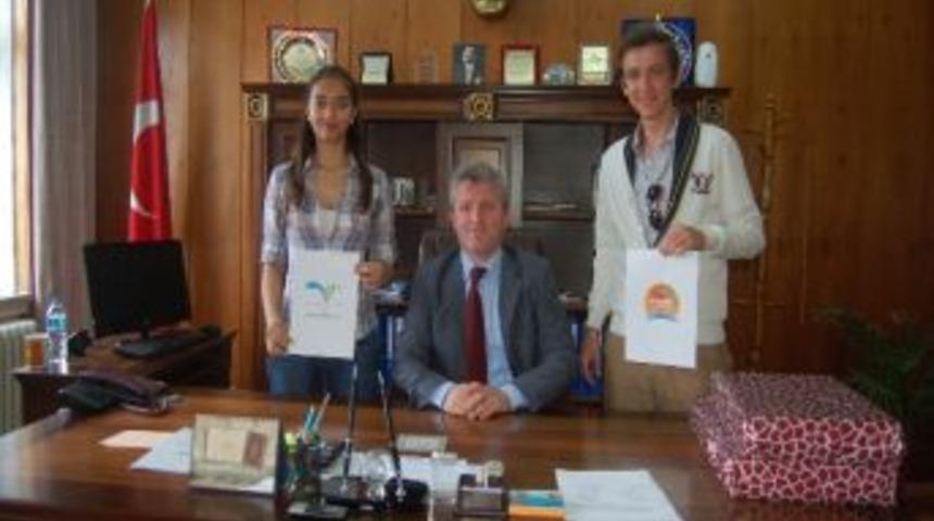 Logo Tasarımcıları &Ouml;d&uuml;llerini Aldı