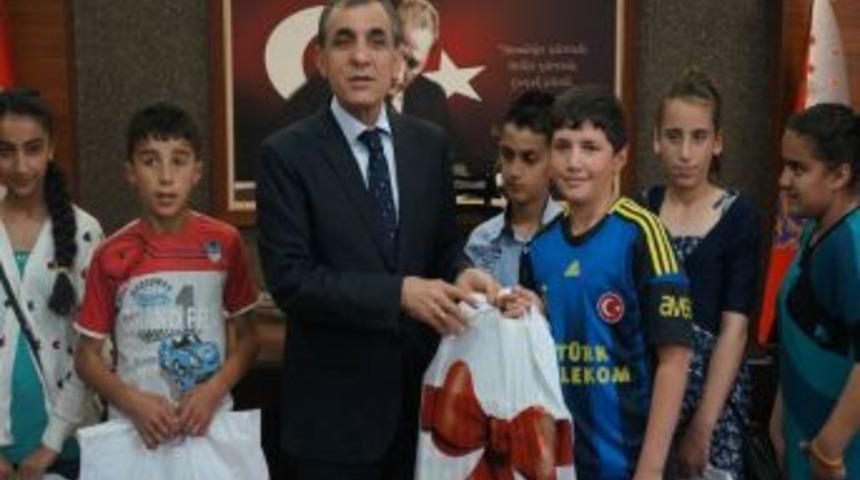 'Hakkari'nin S&uuml;mb&uuml;lleri Adana'da Boy Verdi'