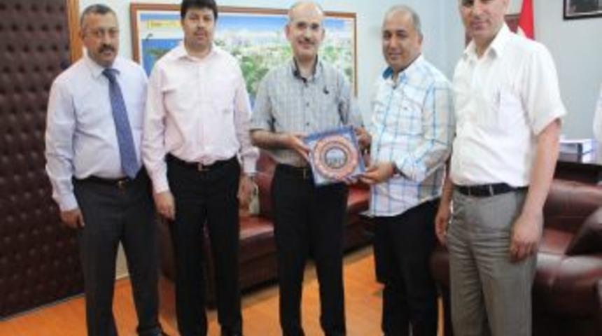 'Kimse Yok Mu, Insanlığa Kucak A&ccedil;tı'