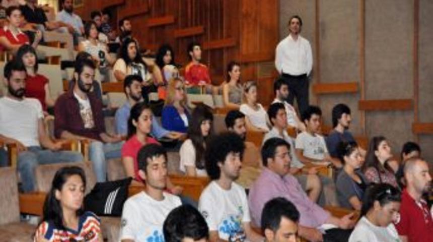 Adil Maviş Ile Hipnoz S&ouml;yleşisi