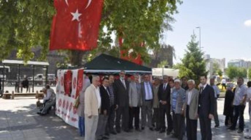 İl Başkanı Eke Ve Y&ouml;netim Kurulu &Uuml;yeleriden &Uuml;ye Kayıt Standına Ziyaret