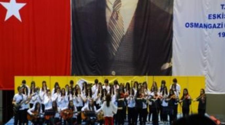 Liseli Gen&ccedil;lerden Hasta &Ccedil;ocuklara Anlamlı Destek