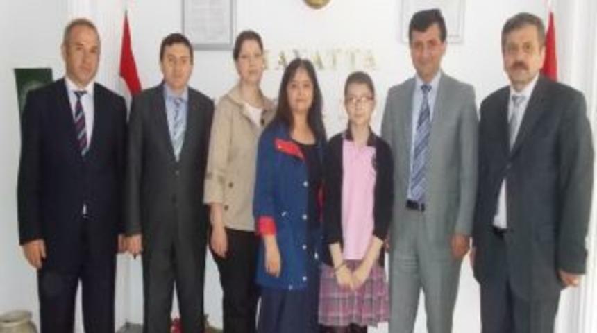 Düşündü Ve Sırt Yıkama Makinesi Yaptı