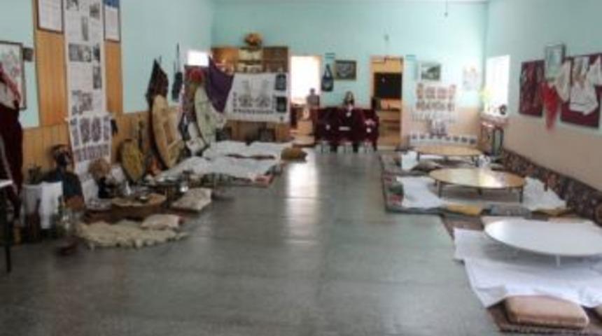 İn&ouml;n&uuml;&rsquo;de Y&ouml;resel Ve Bayat Ekmek Yemek Yarışması