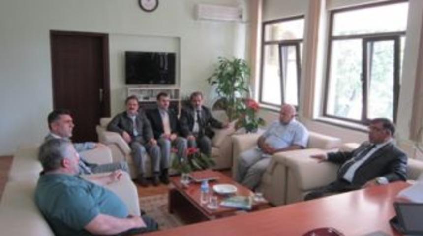 Vali Yılmaz&rsquo;dan, Bolu Orman B&ouml;lge M&uuml;d&uuml;r&uuml; Yusuf Şahin&rsquo;e Ziyaret