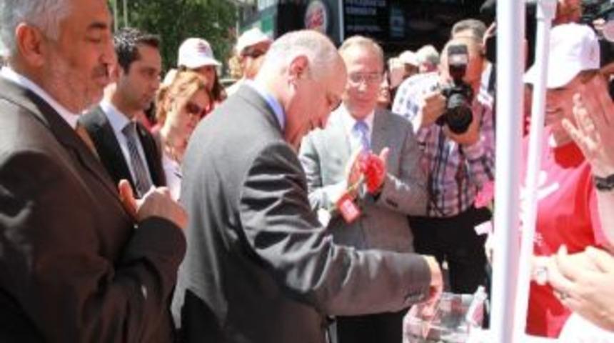 8 Mayıs D&uuml;nya Kızılay-kızılha&ccedil; G&uuml;n&uuml; Başkent'te Kutlandı