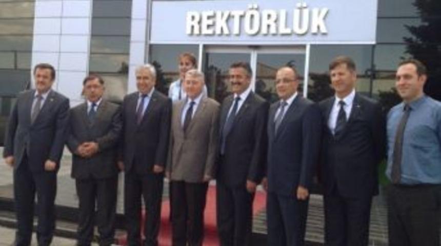 Vali Yılmaz Heyetle Thk &Uuml;niversitesine Ziyaret